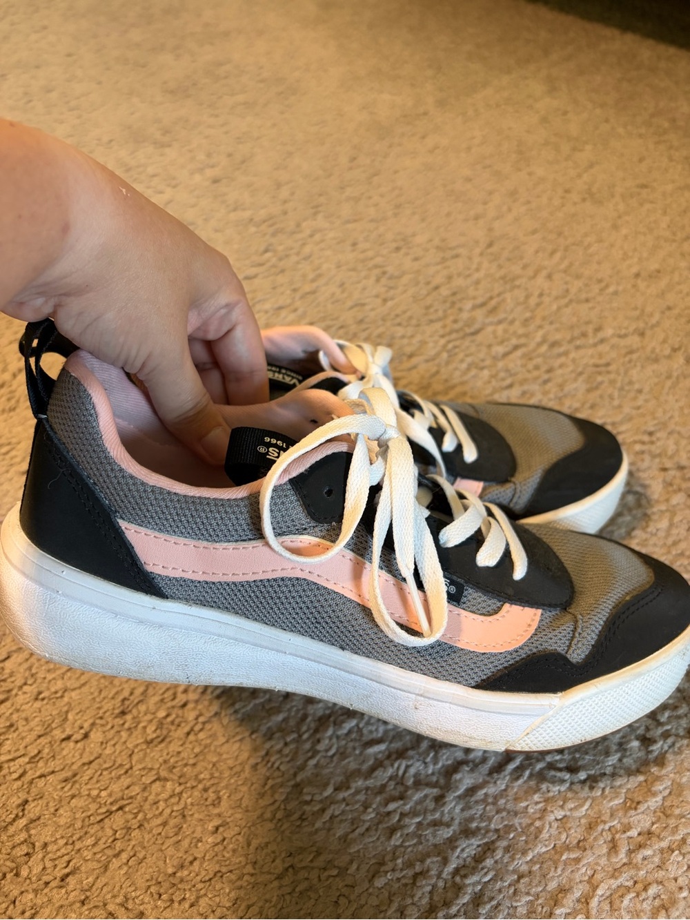 Vans Women's Low-Top Sneakers in Pink, Gray and Black - Picture 5 of 10